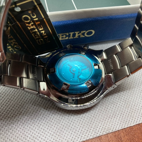 Seiko Kinetic Brand New with tags box papers - Picture 4 of 4